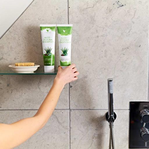 https://cdn.foreverliving.com/content/products/images/aloe_jojoba_conditioner__pd_main_512_X_512_1719271604225.jpg