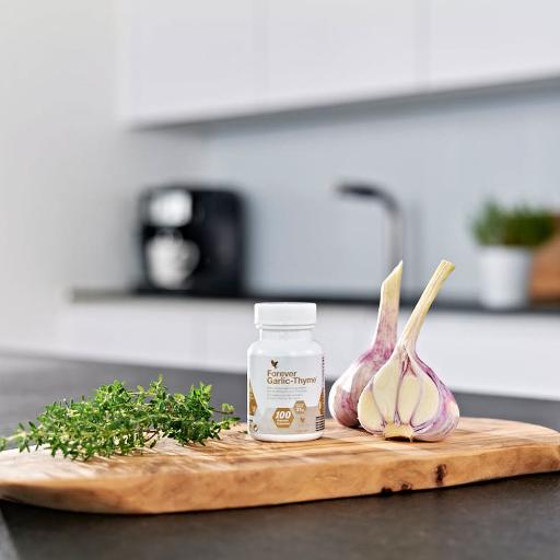 https://cdn.foreverliving.com/content/products/images/forever_garlic-thyme__pd_main_512_X_512_1719260499482.jpg