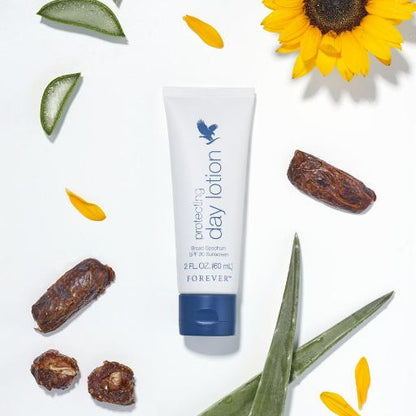 Lightweight texture of the mineral sunscreen showing its clear-finish blend.