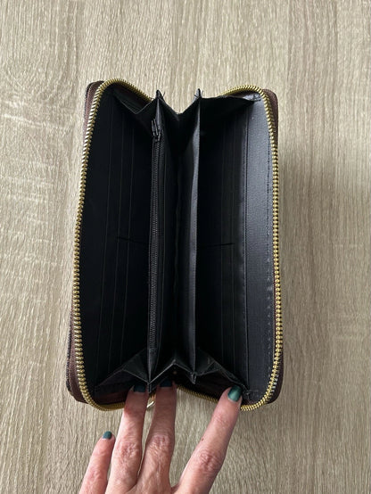 NWOT Super Nice & Spacious Zip-Around Wallet
